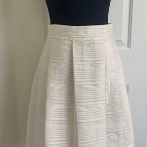 Ann Taylor Textured Cream A-Line Skirt 0P petite